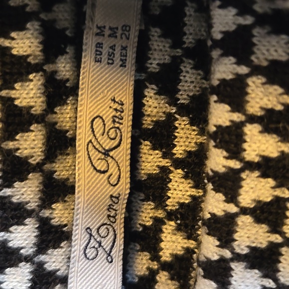 Zara-Blk/white knit turtle neck sleeveless short top Sz M - Picture 3 of 4